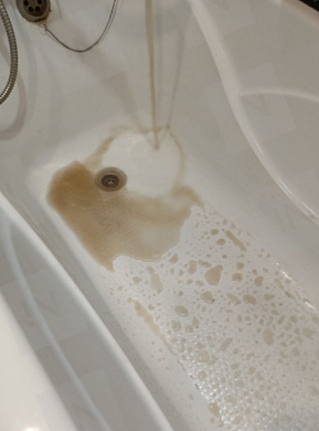 В Михалеве из кранов течет грязная вода